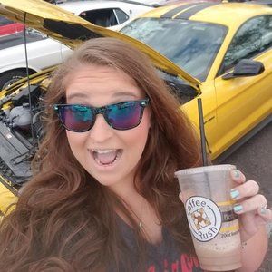 Meet your Posher, Andrea